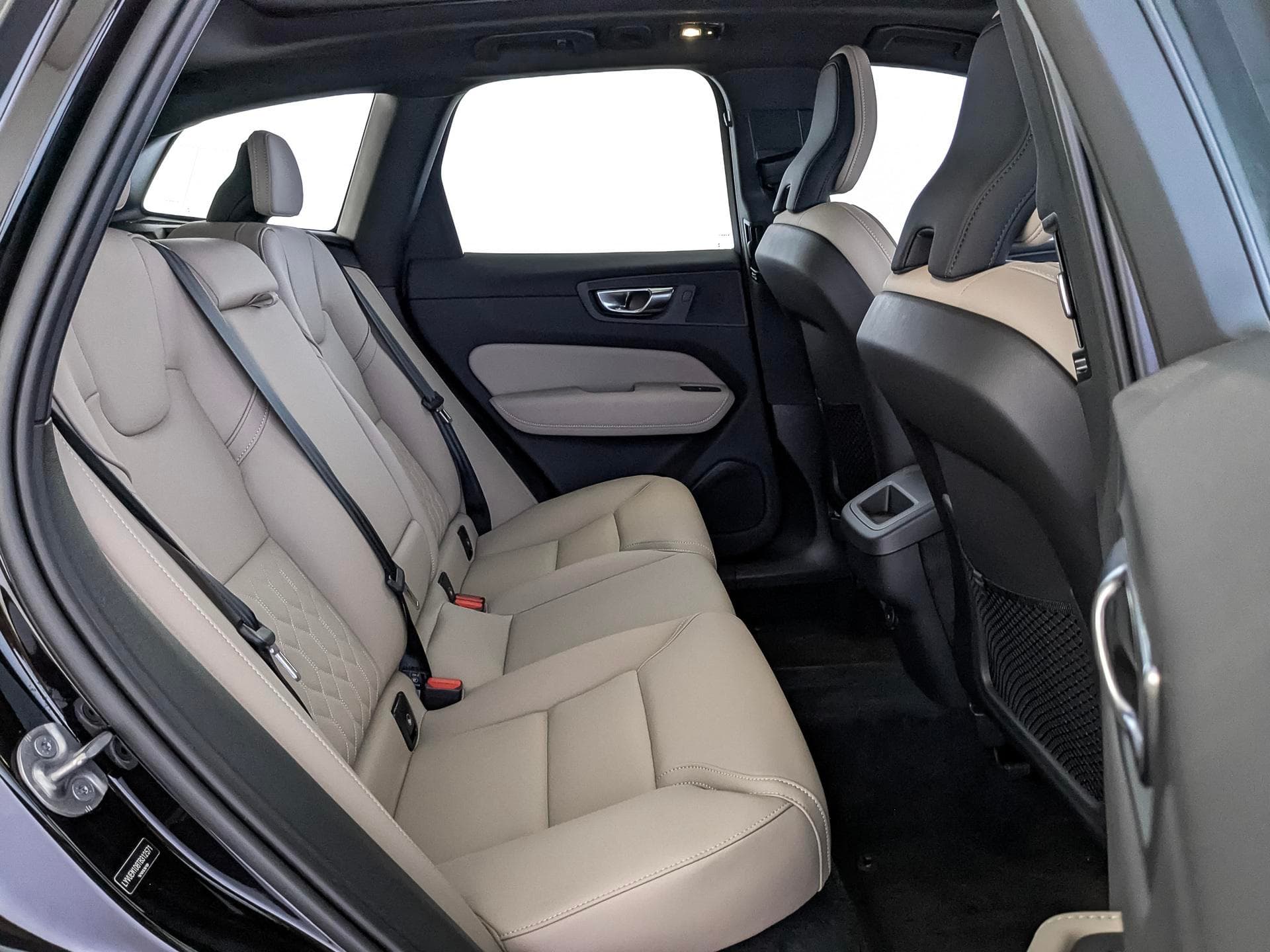 Volvo XC60 B5 Zhiyuan Deluxe Edition 250hp 8AT в лизинг - 13