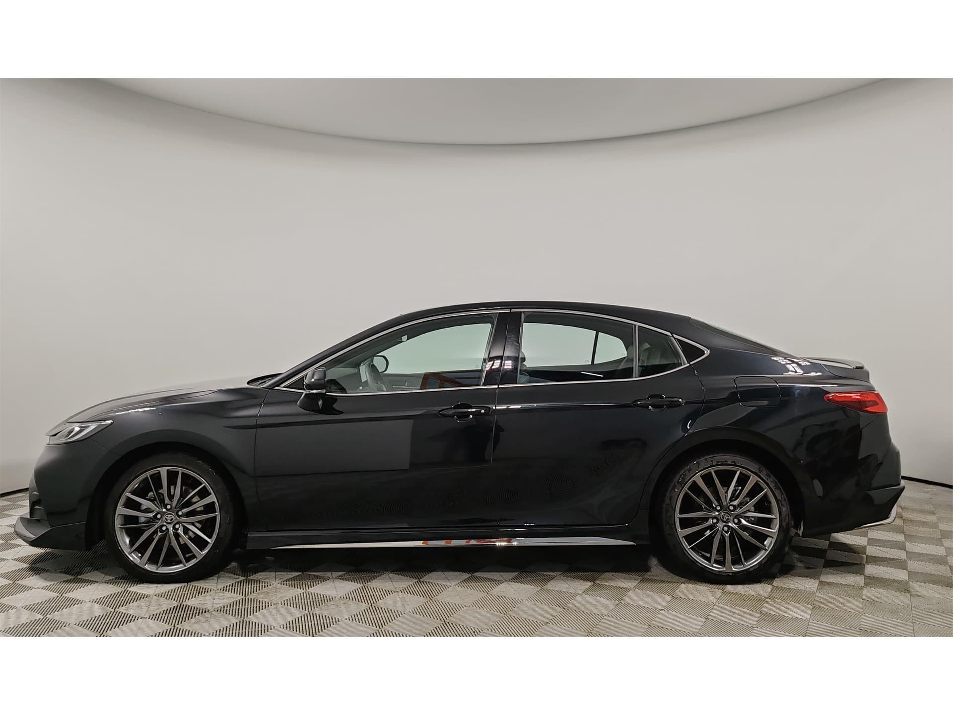 Toyota Camry 2.0HXS Sports Plus Edition в лизинг - 9