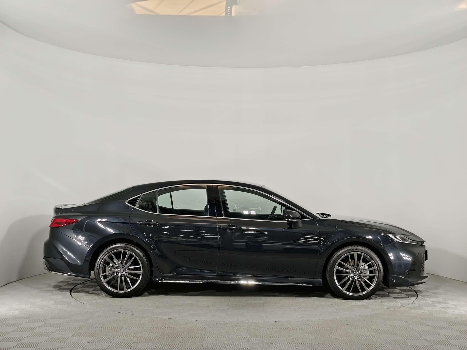 Toyota Camry 2.0HXS Sports Plus Edition в лизинг - 8