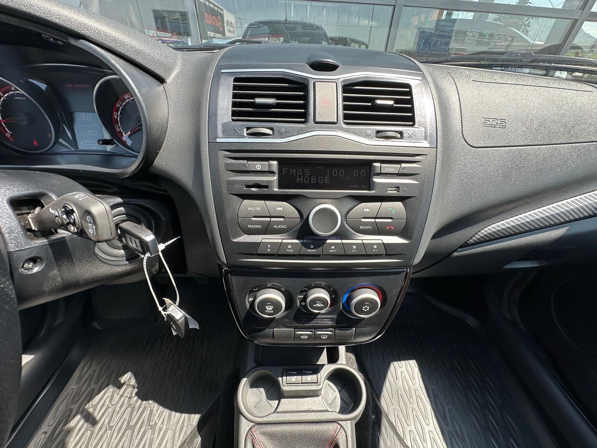 Lada Granta Sportline лифтбек Comfort 1.6 106hp 5MT в лизинг - 12