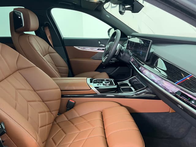 BMW 7 серия 740i xDrive в лизинг - 11