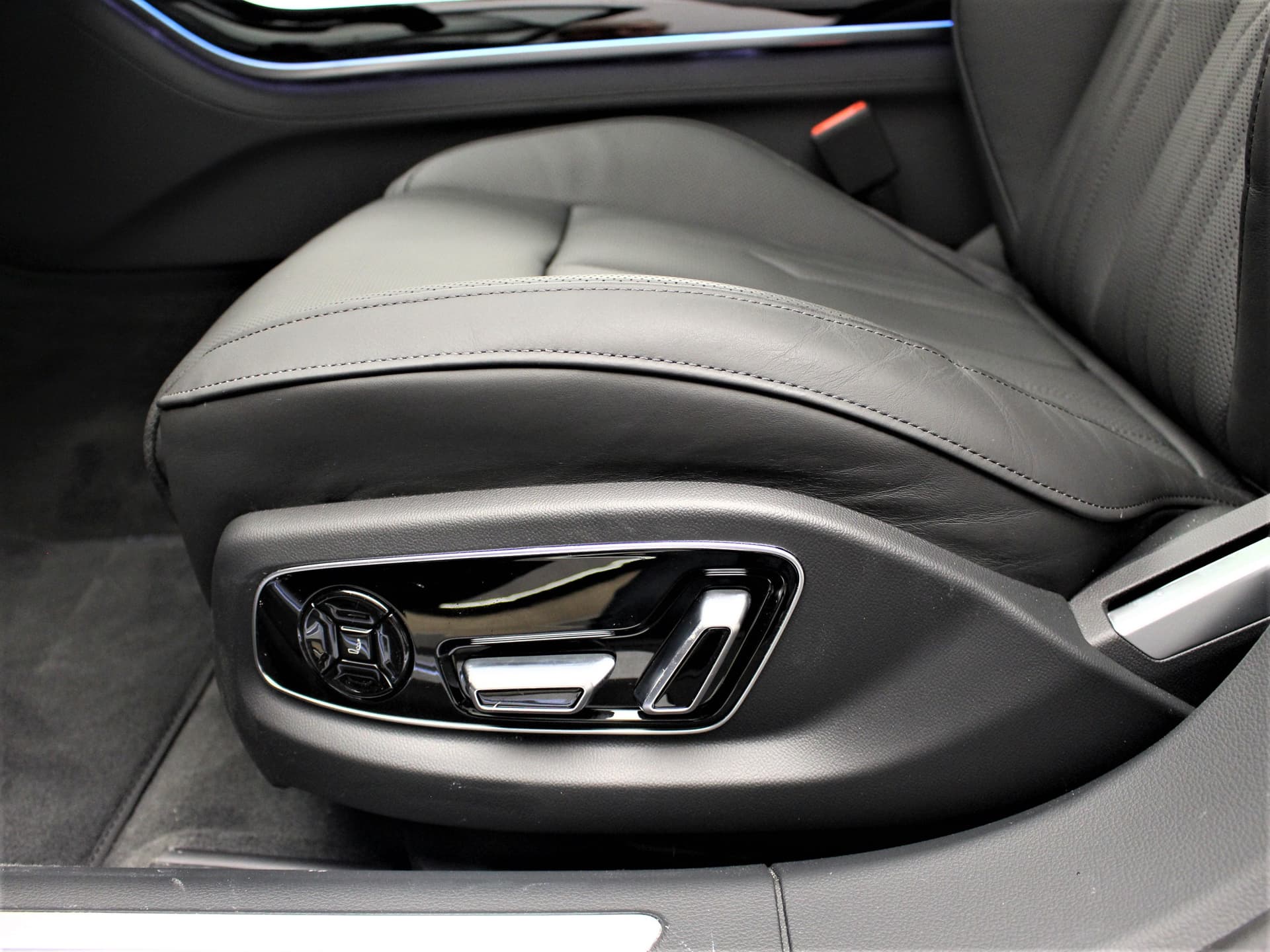 Audi A8 L 55 TFSI quattro tiptronic в лизинг - 25