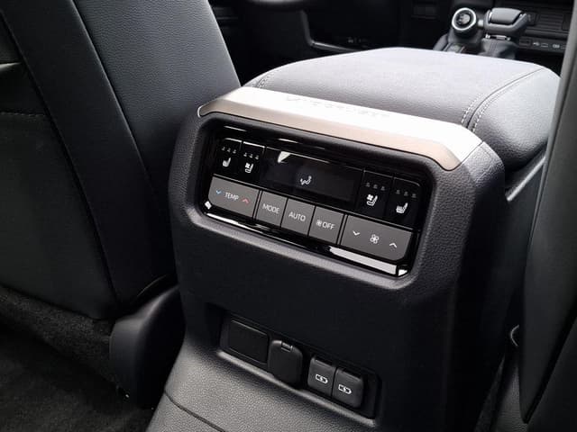 Toyota Land Cruiser Prado Premium VX-L 2.8d АКП в лизинг - 32