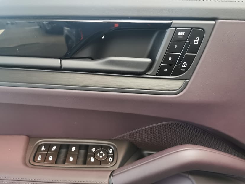 Porsche Cayenne GTS Coupe в лизинг - 32