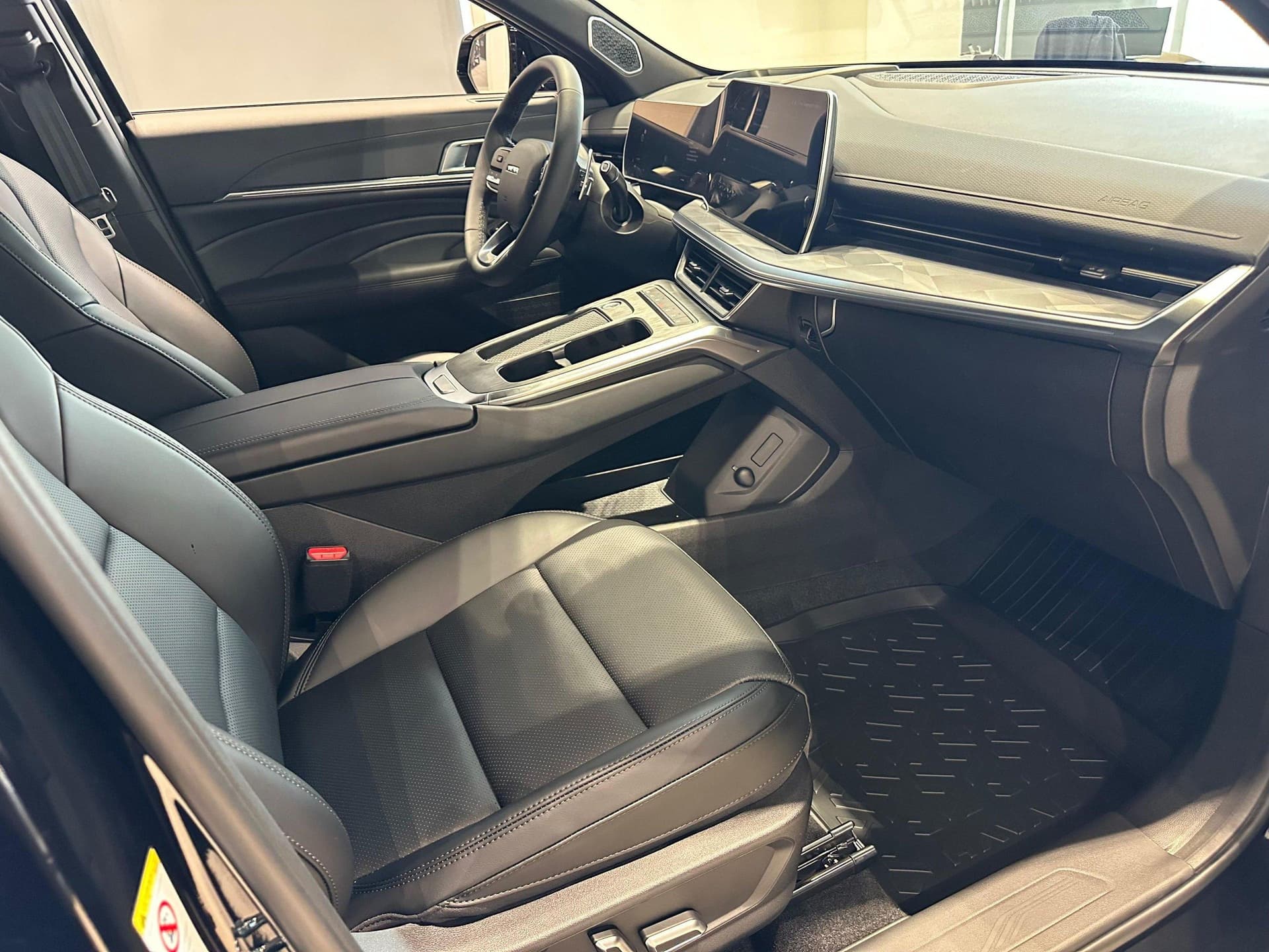 Haval F7x Premium 2.0T 7DCT 4WD в лизинг - 14