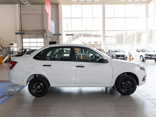 Lada Granta седан Standard Plus 1.6 90hp 5MT в лизинг - 8