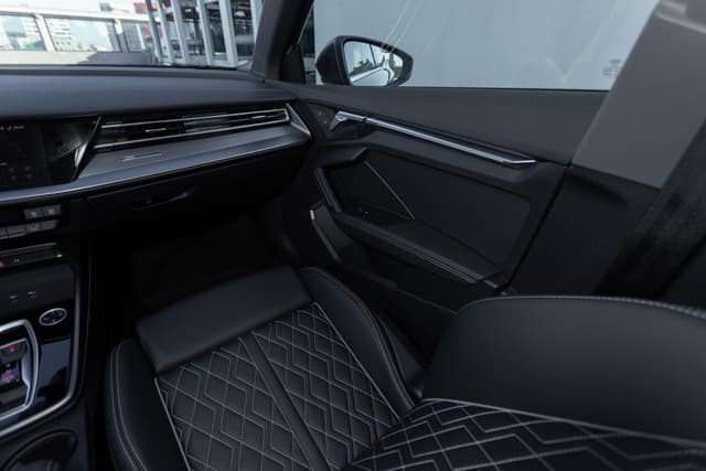 Audi A3 Sedan L Flying Spur Premium Edition 35 TFSI tiptronic в лизинг - 16