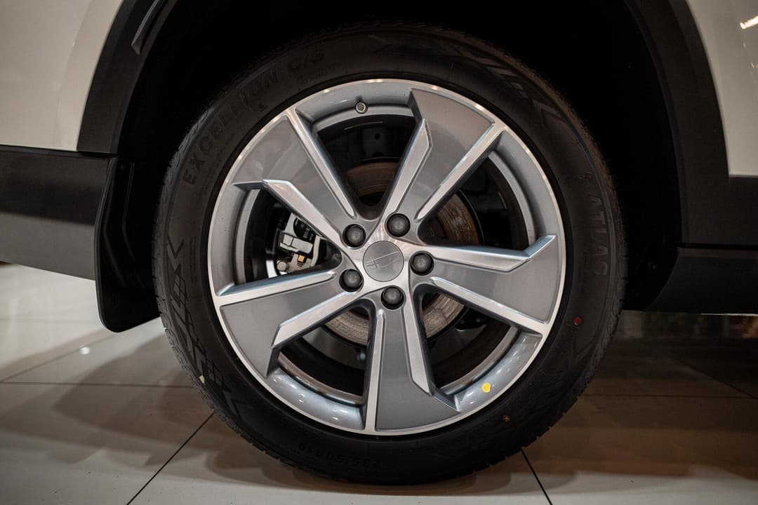 Geely Okavango Flagship 2.0T 7DCT 2WD в лизинг - 10