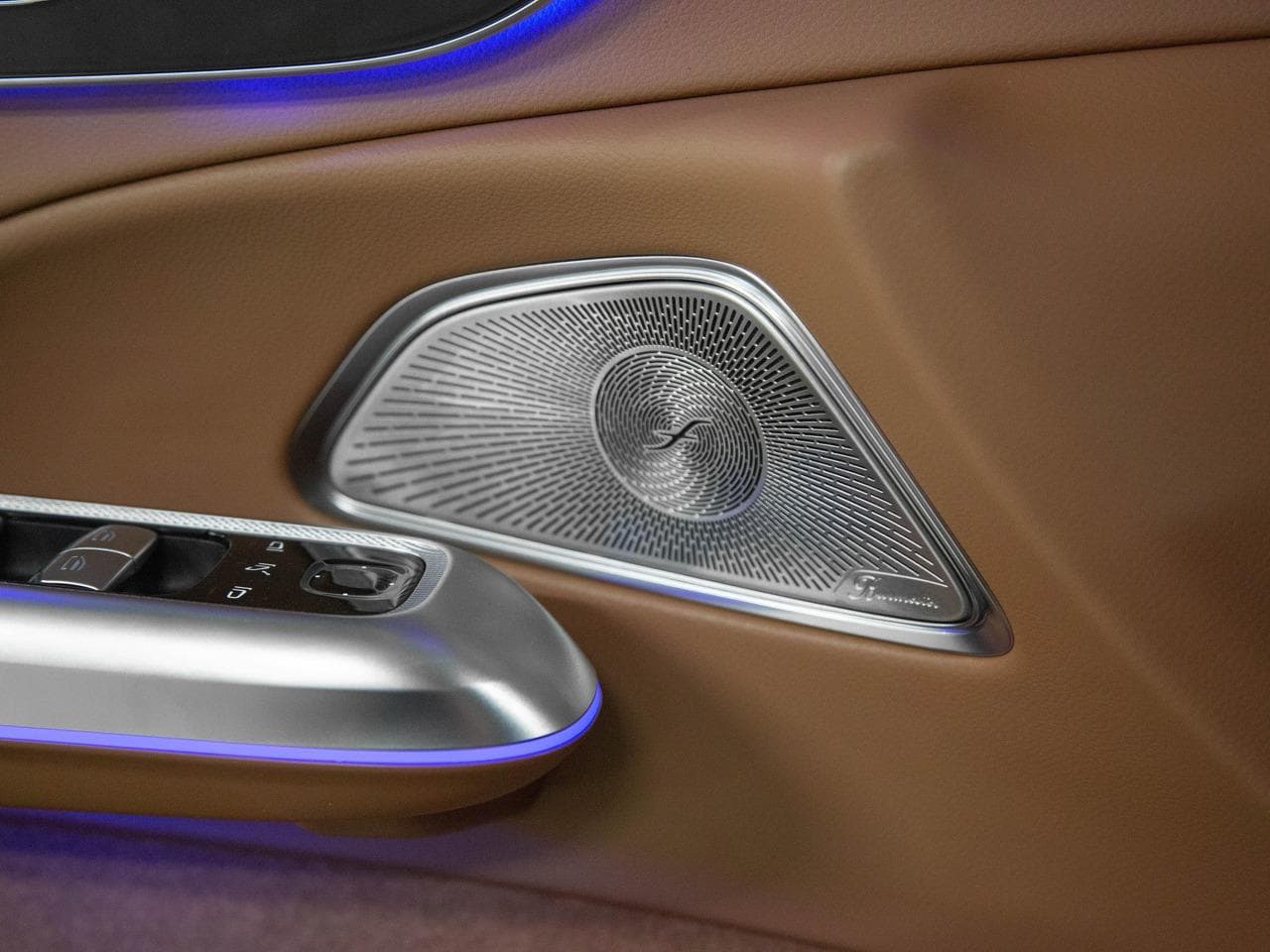 Mercedes-Benz E седан 300 полный привод АМГ Лайн (AMG Line) в лизинг - 11