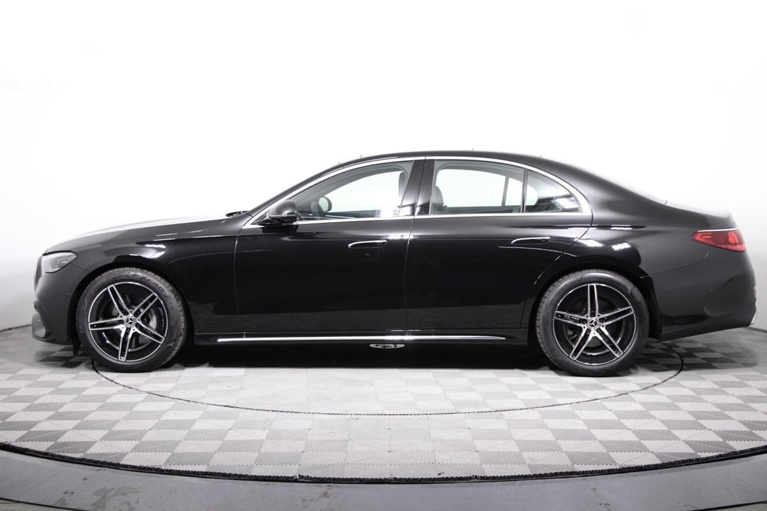 Mercedes-Benz E седан 300 полный привод АМГ Лайн (AMG Line) в лизинг - 3