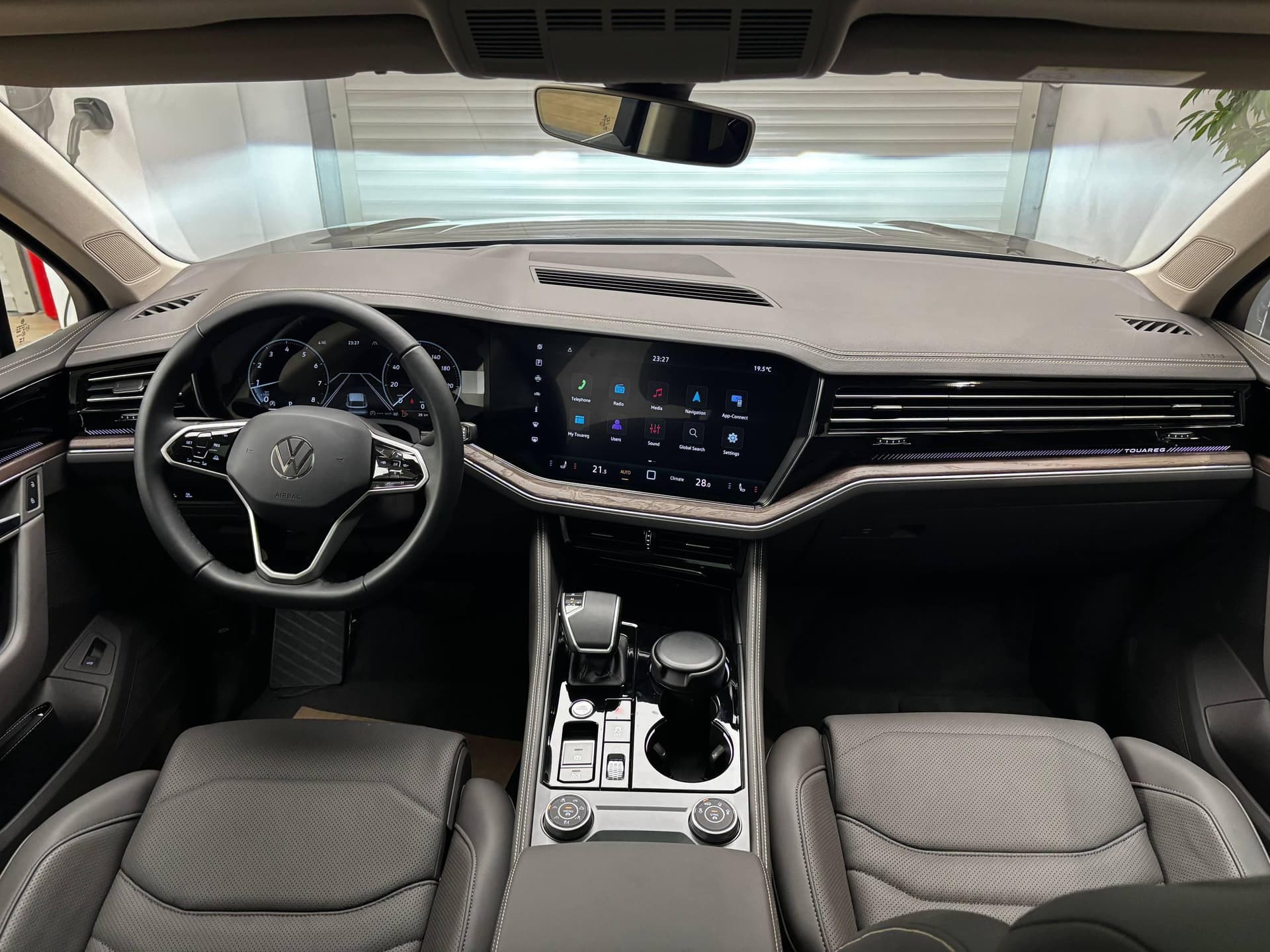 Volkswagen Touareg R-Line 2.0 TFSI 265hp 8AT в лизинг - 10