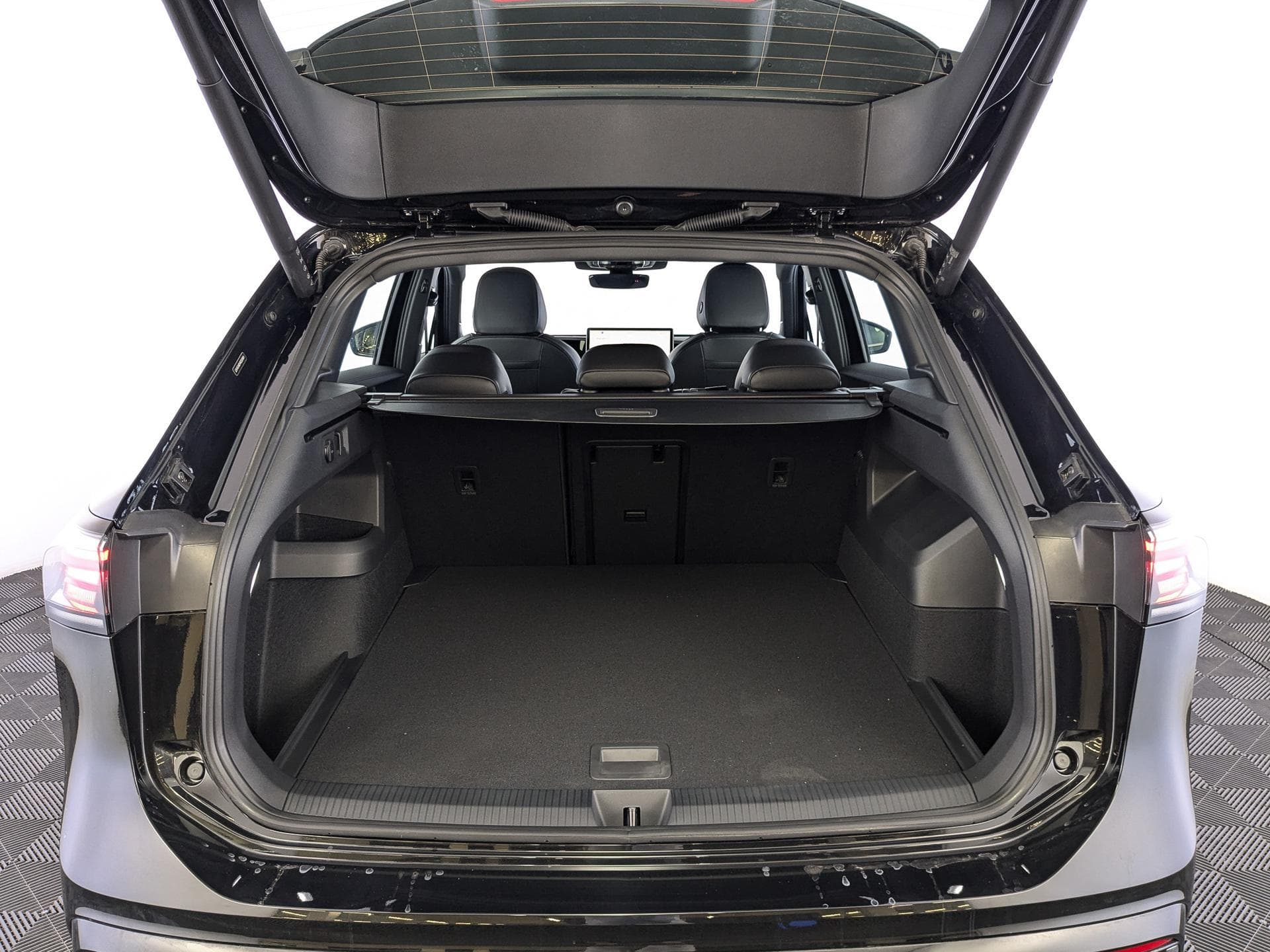 Volkswagen Tiguan L Pro R-Line Premium Edition 380TSI 7AT 4WD в лизинг - 9