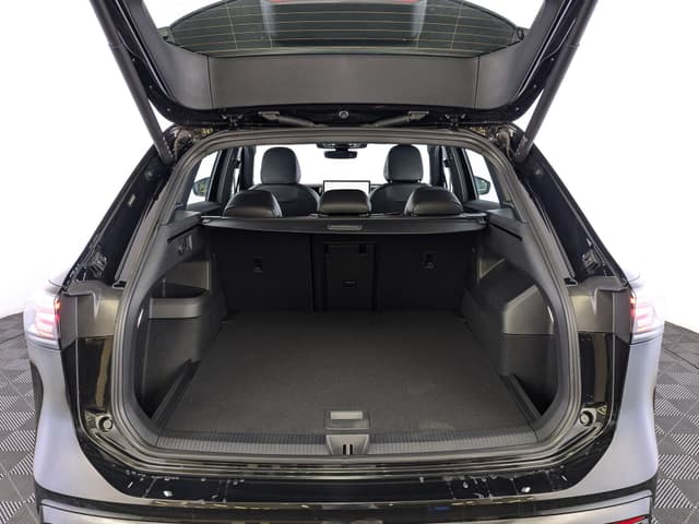 Volkswagen Tiguan L Pro R-Line Premium Edition 380TSI 7AT 4WD в лизинг - 9