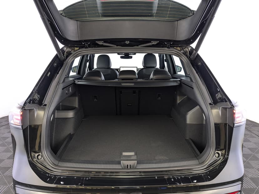 Volkswagen Tiguan L Pro R-Line Premium Edition 380TSI 7AT 4WD в лизинг - 9