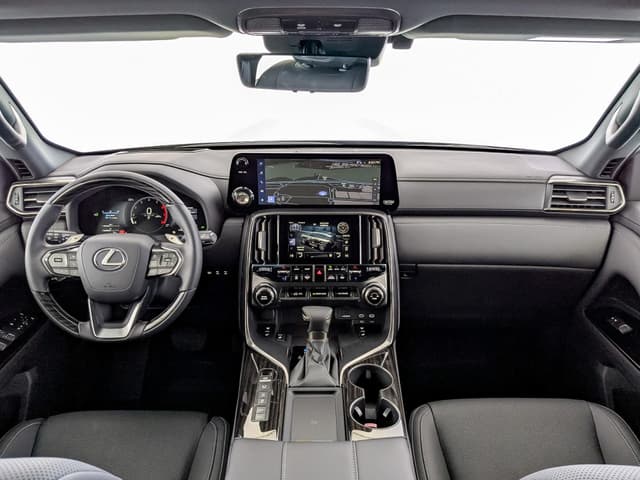 Lexus LX 600 Urban PTL в лизинг - 11
