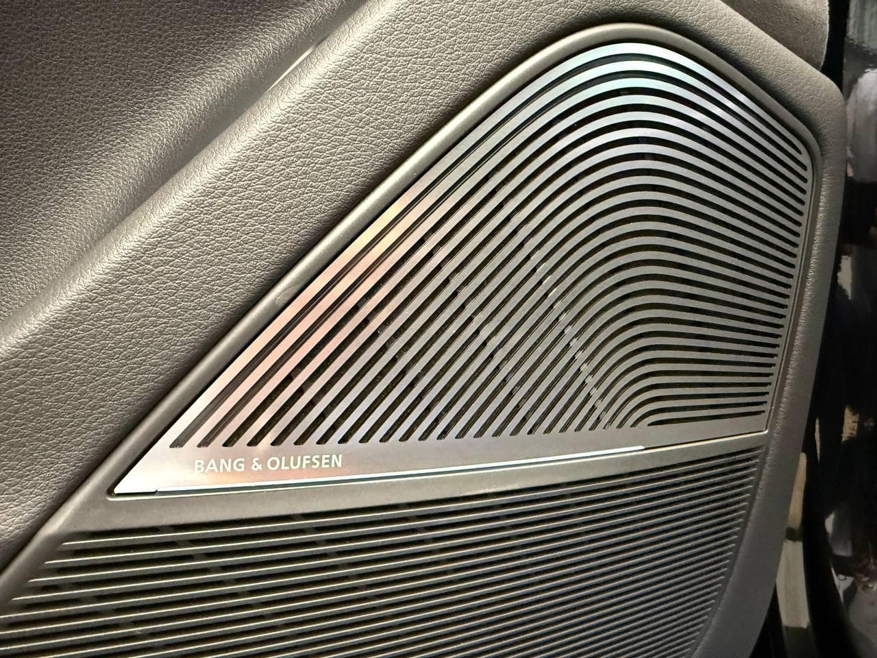 Audi RS Q8 quattro в лизинг - 34