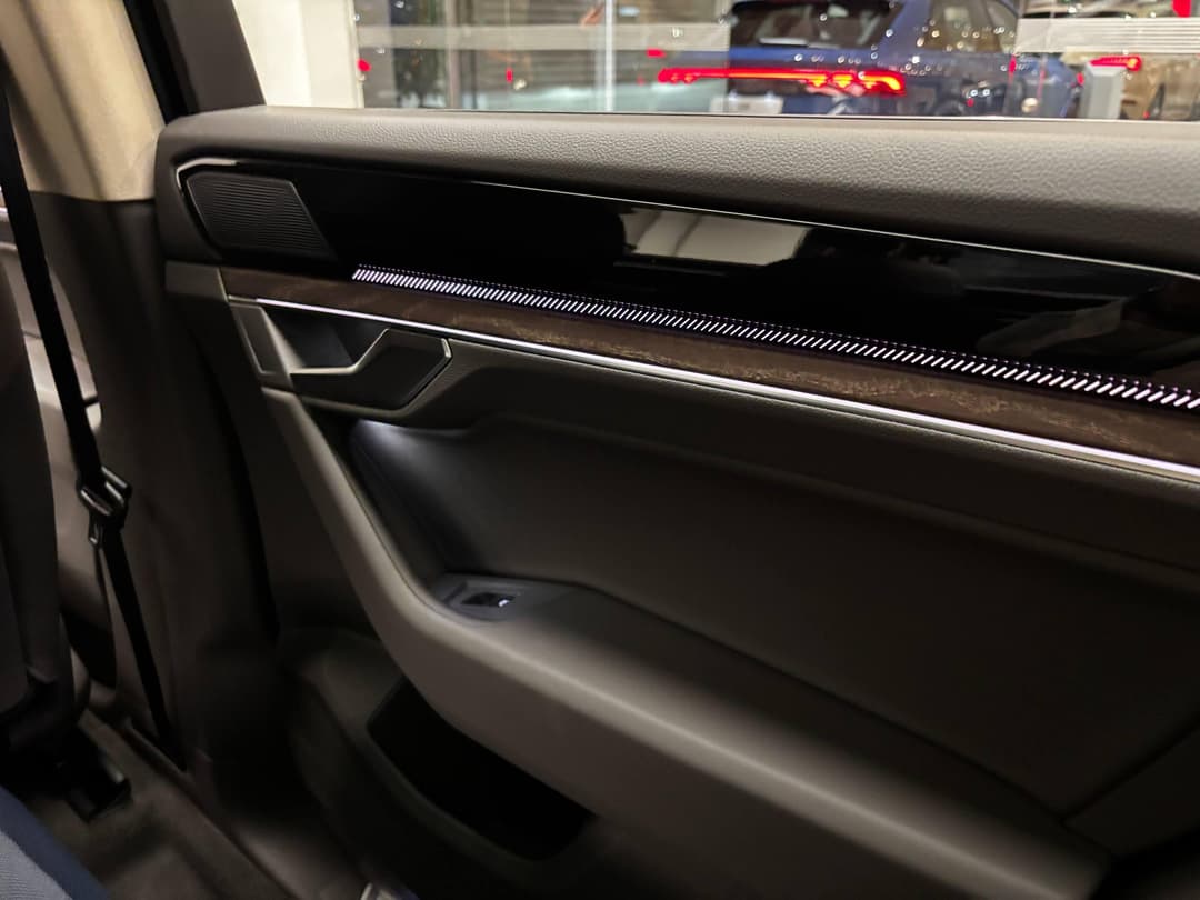 Volkswagen Touareg R-Line 2.0 TFSI 265hp 8AT в лизинг - 24