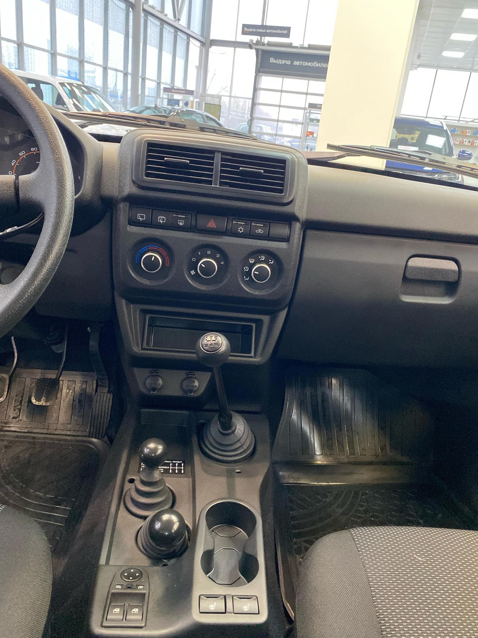 Lada Niva Legend 3 дв Classic 24 1.7 5MT в лизинг - 9