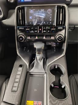 Lexus LX 600 VIP Black в лизинг - 26