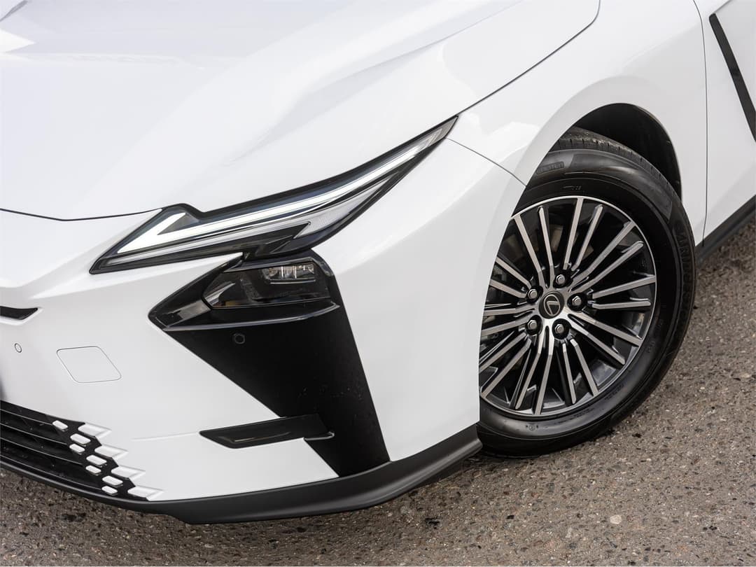Lexus ES 300h 2.0 гибрид вариатор в лизинг - 5