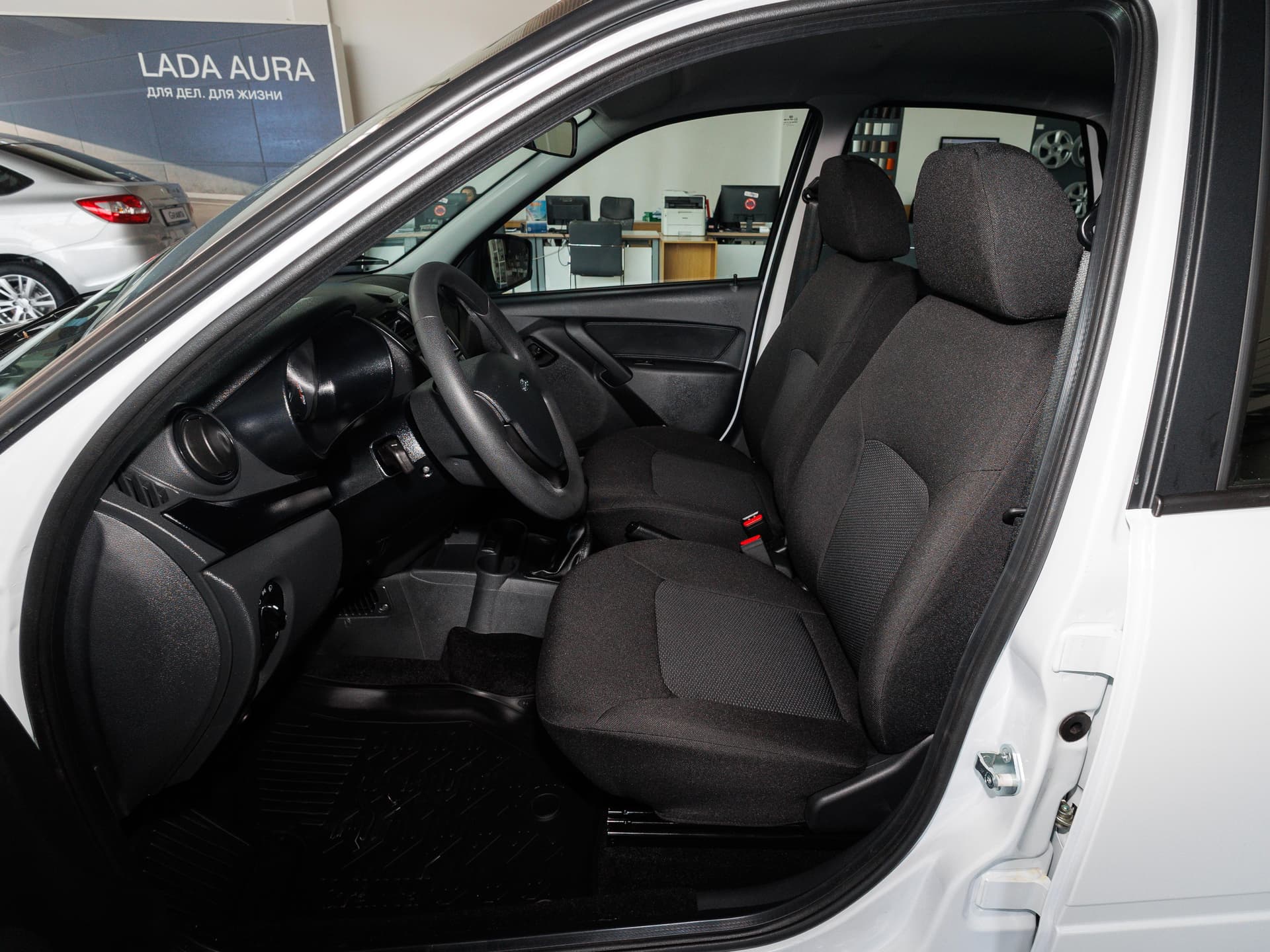 Lada Granta седан Standard Plus 1.6 90hp 5MT в лизинг - 10