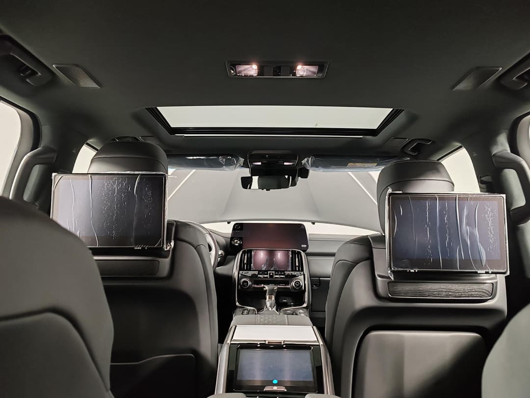 Lexus LX 600 VIP Black в лизинг - 11