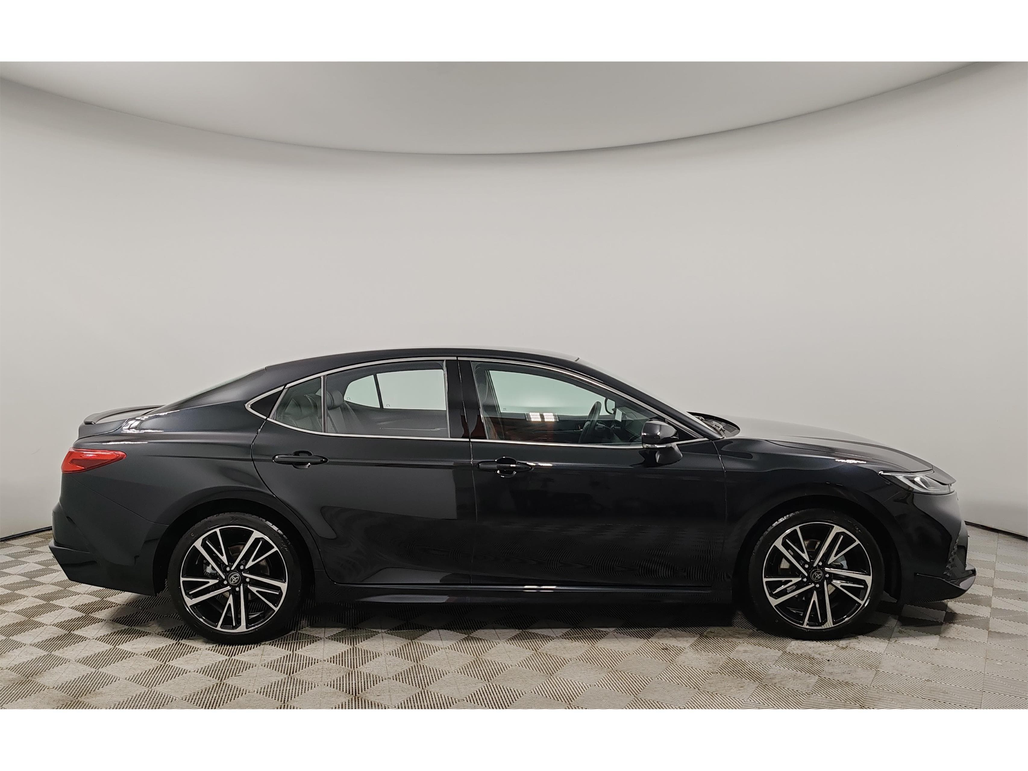 Toyota Camry - 5