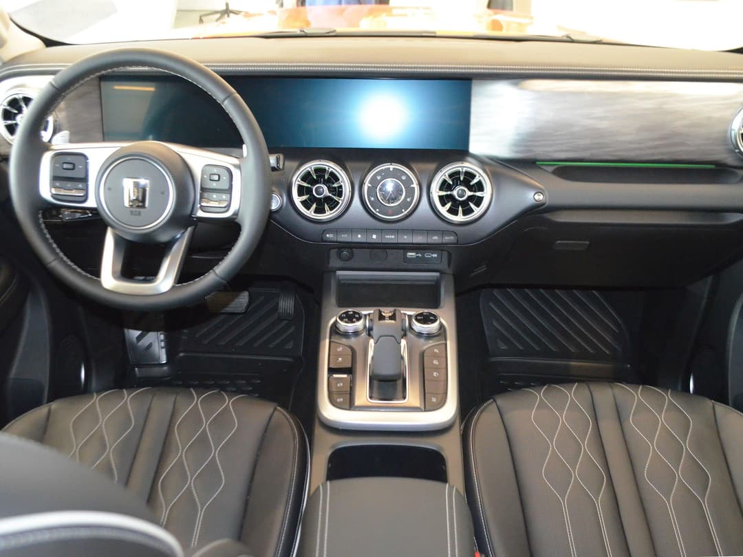 Tank 300 Adventure в лизинг - 15