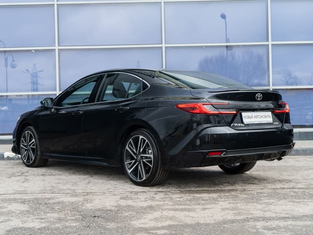 Toyota Camry - 5