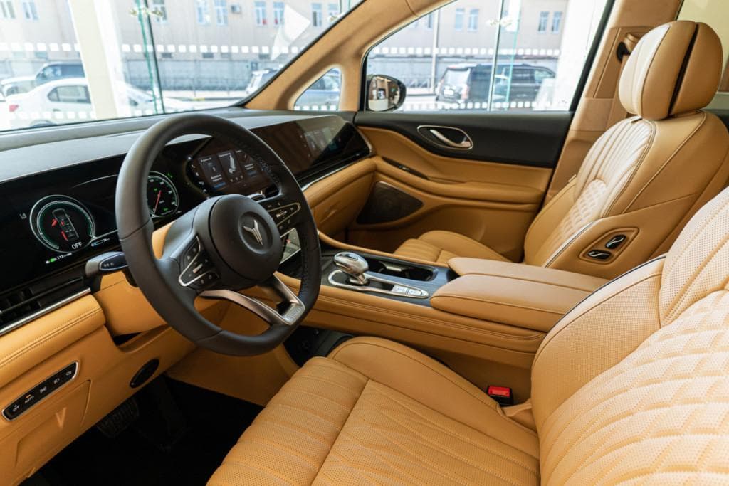 Voyah Dream PHEV Long Range (последовательный гибрид) в лизинг - 19