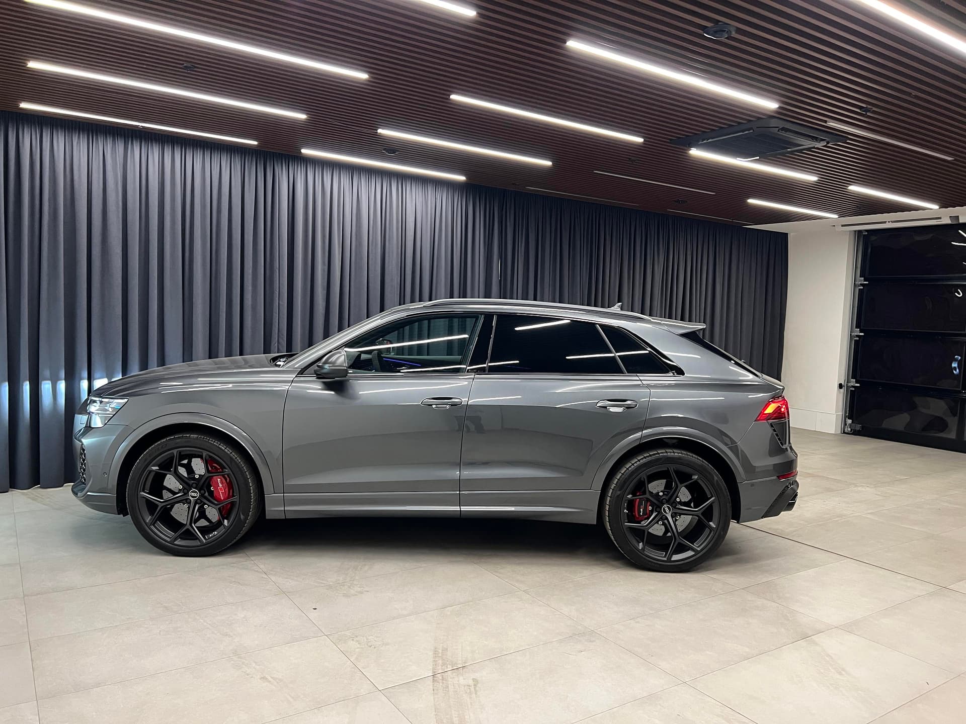 Audi RS Q8 quattro в лизинг - 3