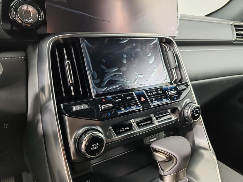 Lexus LX 500d Urban DSL в лизинг - 21