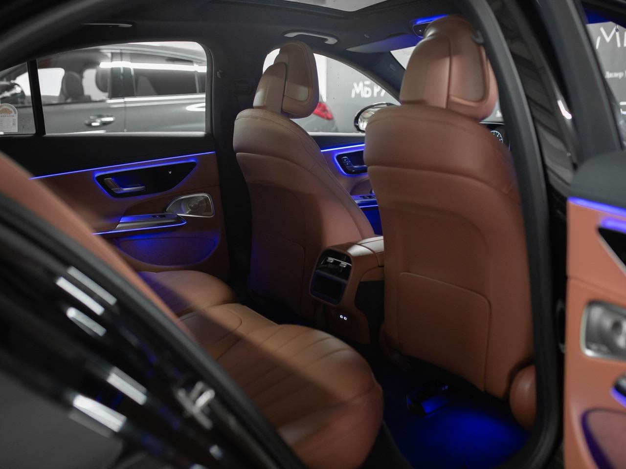 Mercedes-Benz E седан 300 полный привод АМГ Лайн (AMG Line) в лизинг - 26