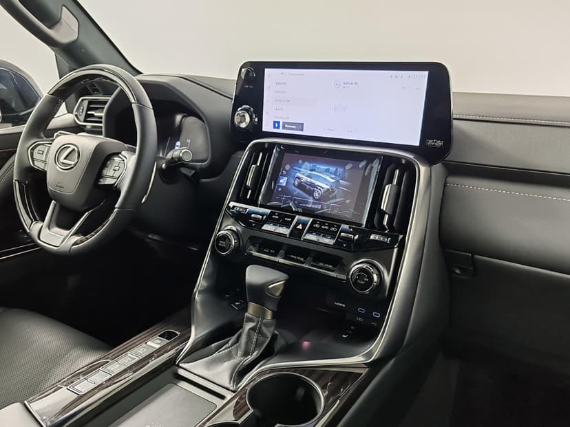 Lexus LX 600 Urban PTL в лизинг - 12