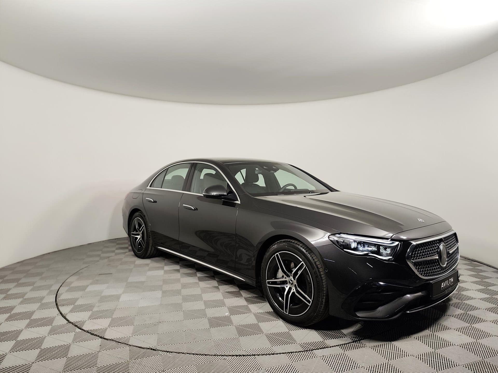 Mercedes-Benz E седан 300 полный привод АМГ Лайн (AMG Line) в лизинг - 3