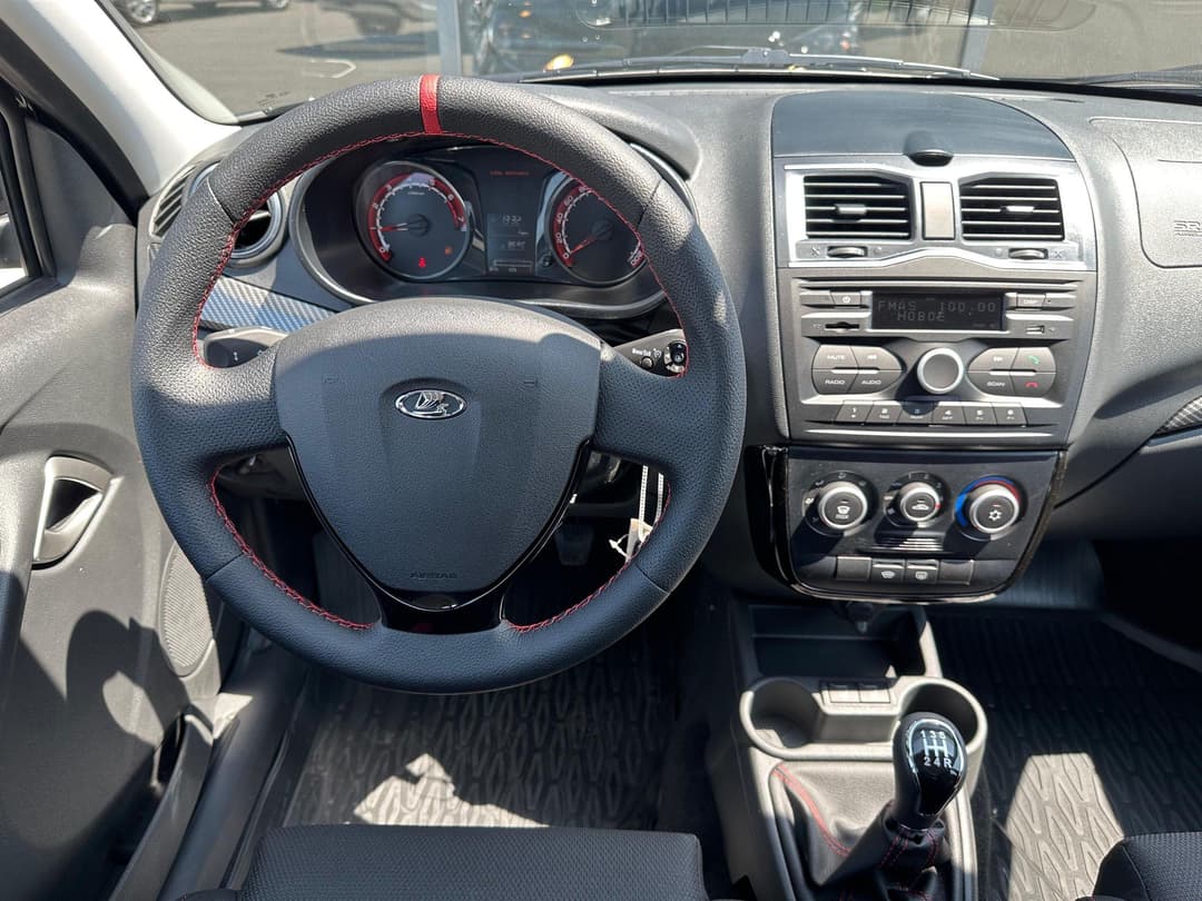 Lada Granta Sportline лифтбек Comfort 1.6 106hp 5MT в лизинг - 11