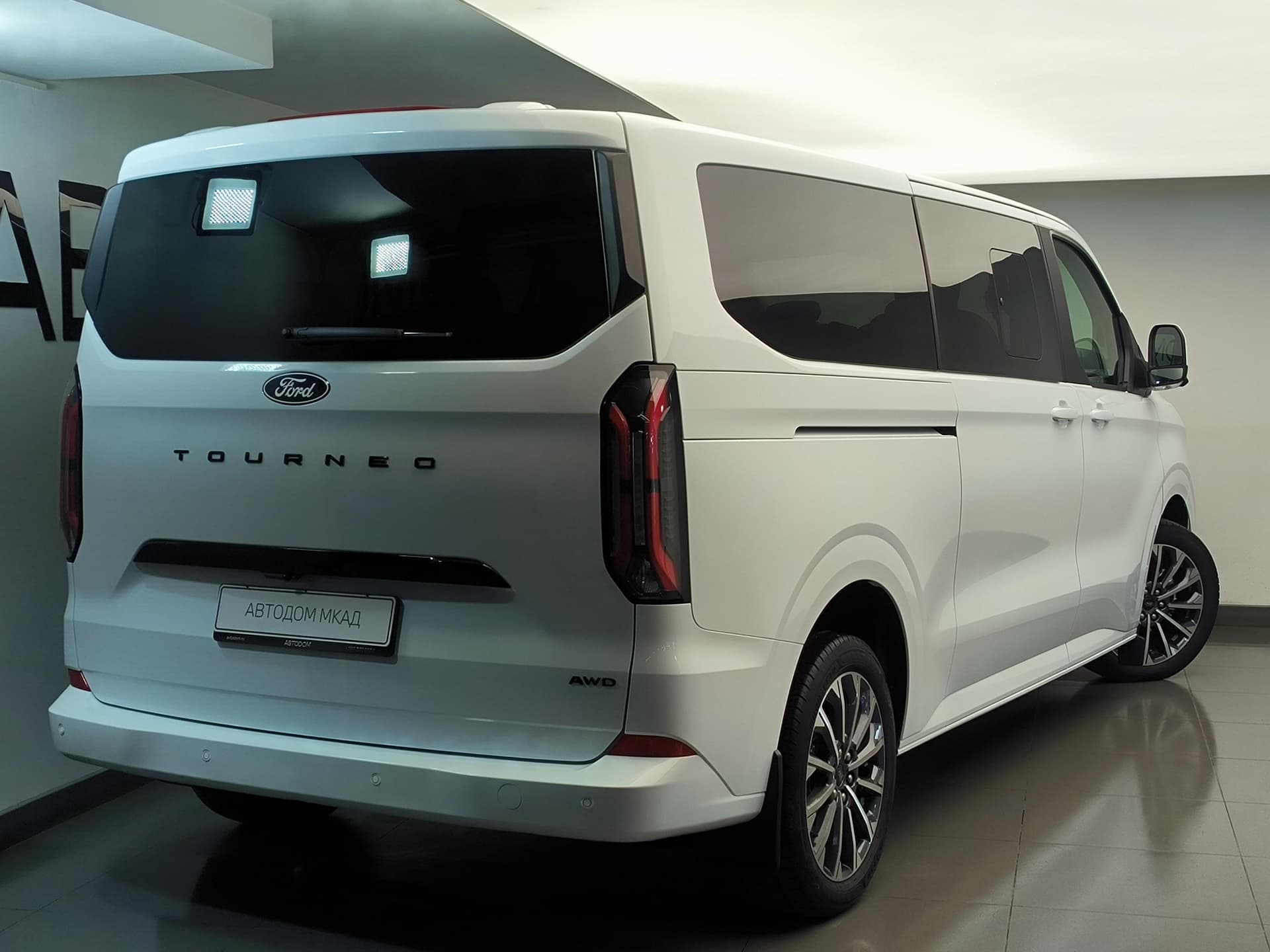 Ford Tourneo Custom Титаниум 320 длинная база 2.0 дизель 170 л.с. АТ полный привод в лизинг - 5