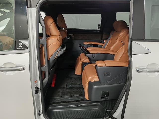 Toyota Alphard 2.5 HEV CVT в лизинг - 13