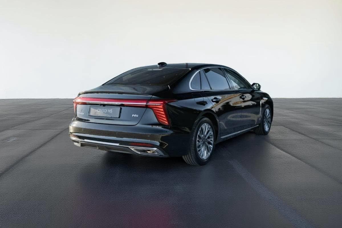 Hongqi H5 - 4
