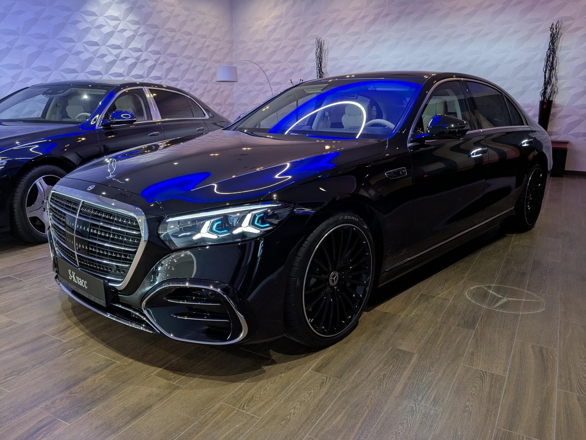 Mercedes-Benz S седан - 2