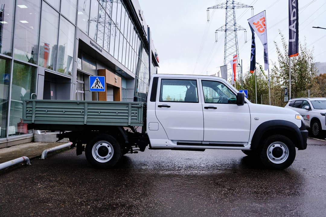 UAZ Profi двухрядная кабина Двойная кабина с бортом Base 4х4 2.7 5MT в лизинг - 7