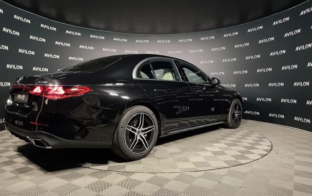 Mercedes-Benz E седан - 4