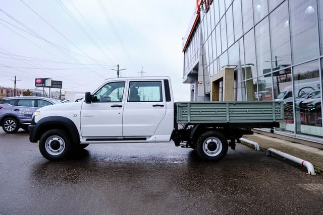 UAZ Profi двухрядная кабина Двойная кабина с бортом Base 4х4 2.7 5MT в лизинг - 6