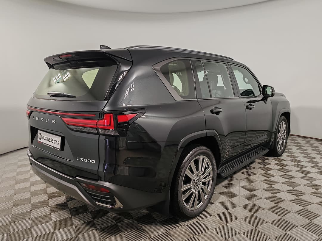 Lexus LX 600 VIP Black в лизинг - 6
