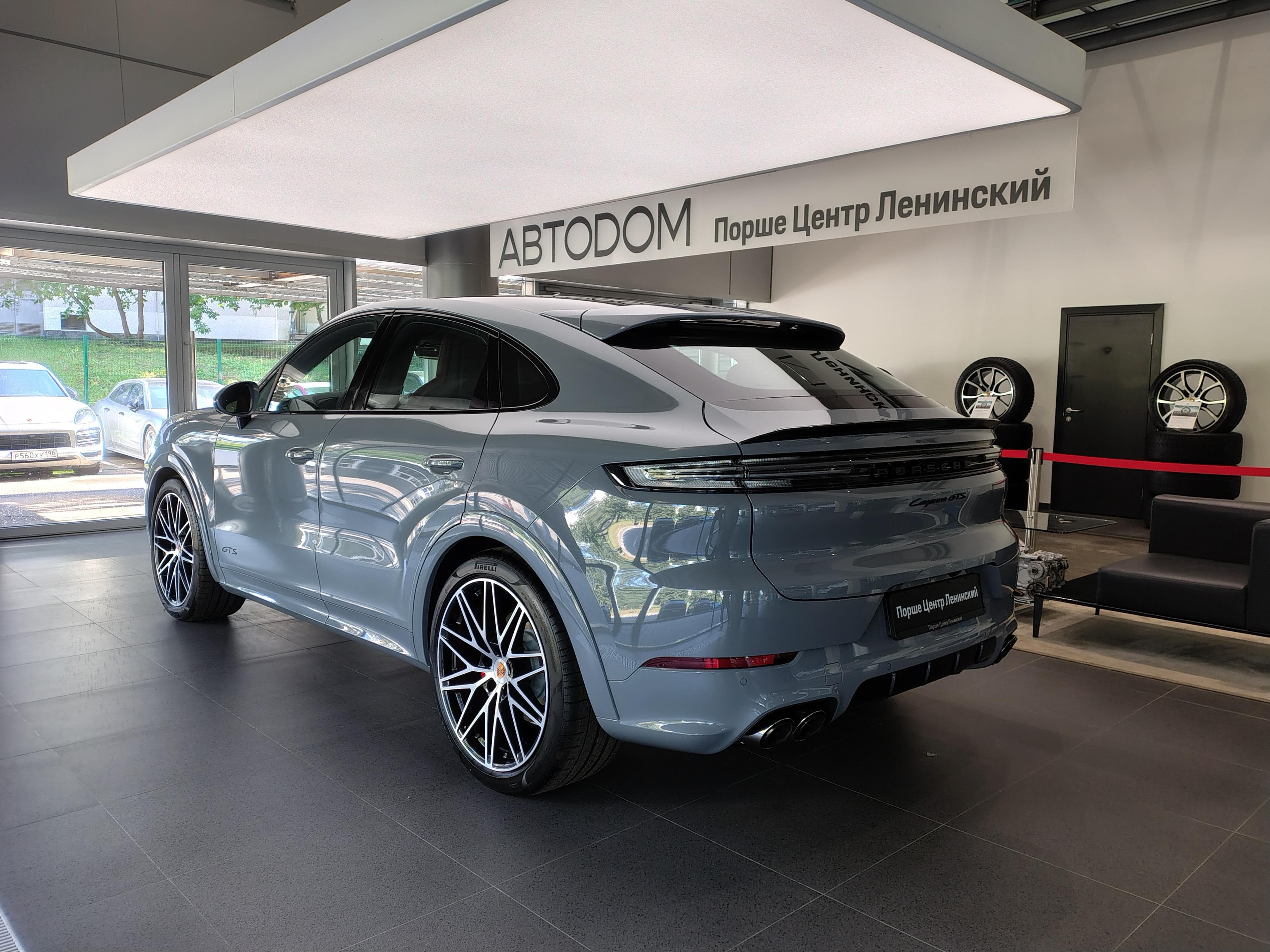 Porsche Cayenne - 4