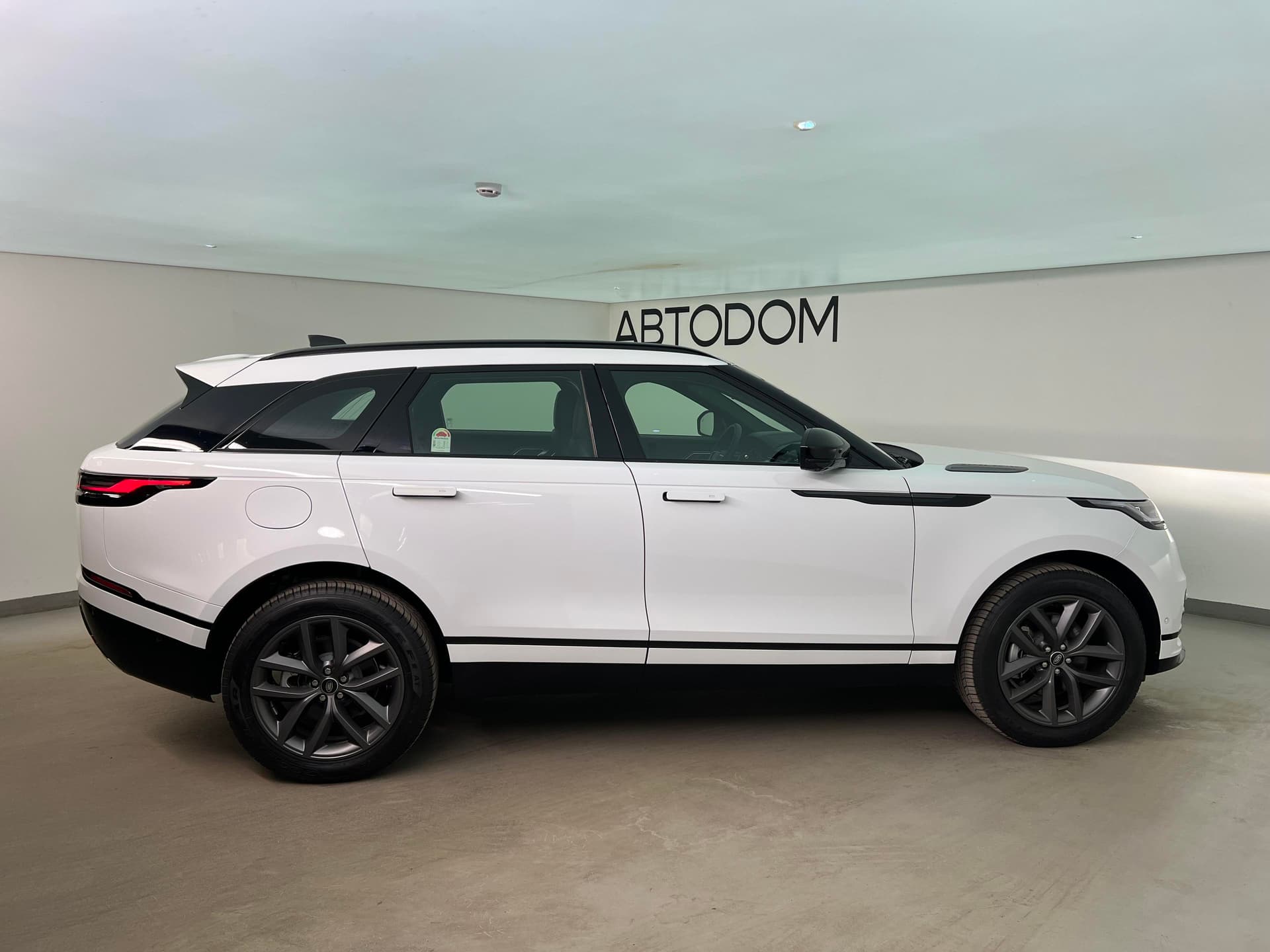 Land Rover Velar 2.0P 250 Dynamic SE в лизинг - 7