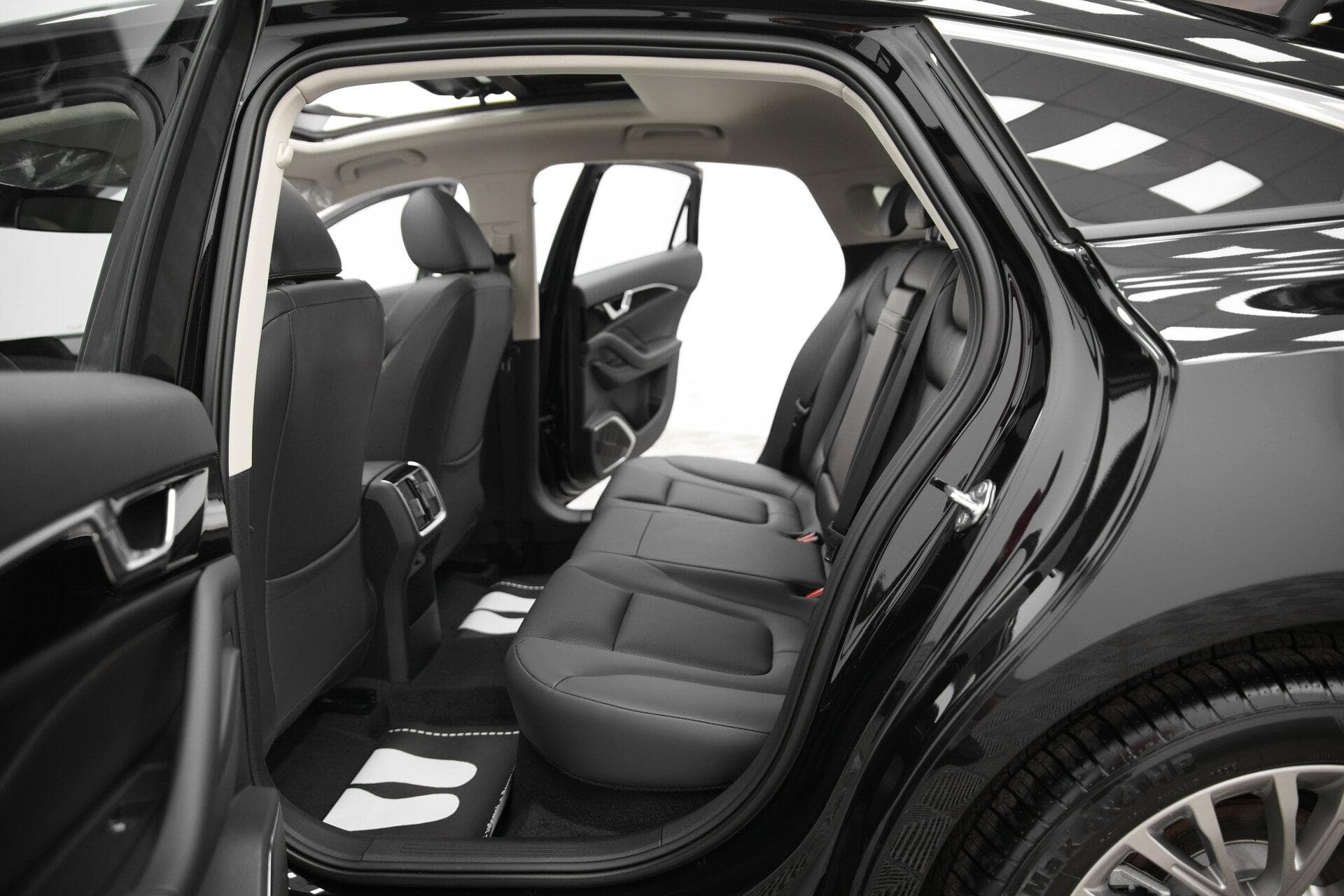 Bestune B70 Prestige 2.0 AT в лизинг - 16