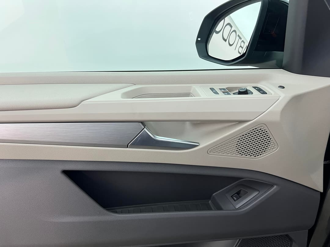 Volkswagen Multivan Лайф 2.0 дизель 150 л.с. АТ длинный (Life) в лизинг - 18