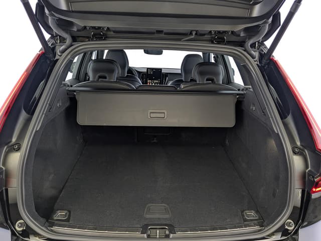Volvo XC60 B5 Zhiyuan Extreme Night Black Edition 250hp 8AT в лизинг - 9
