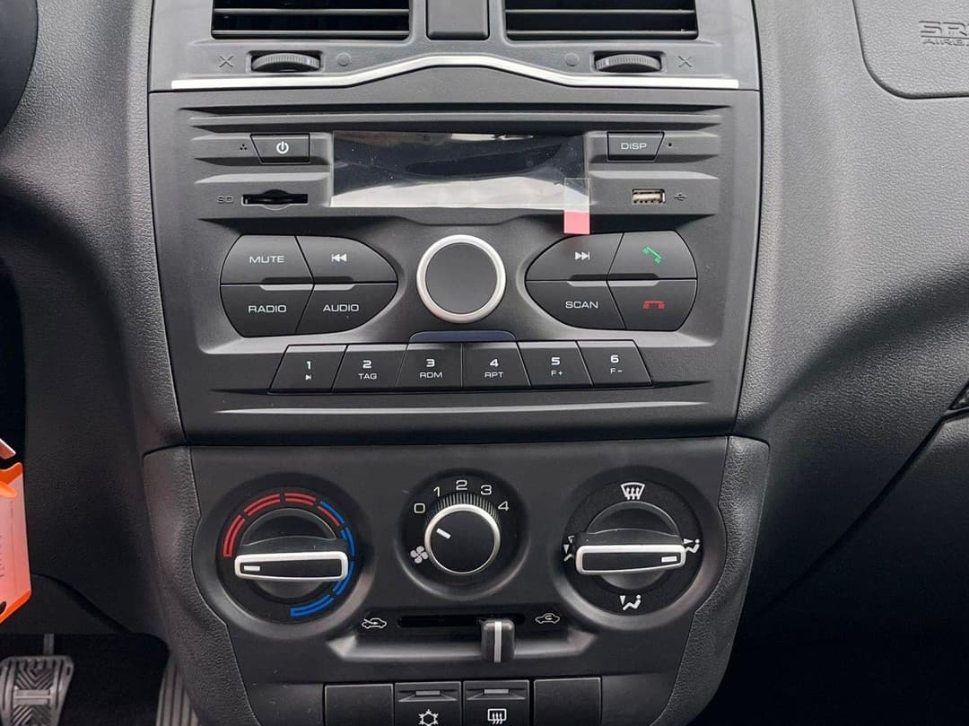 Lada Granta Sportline лифтбек Comfort 1.6 106hp 5MT в лизинг - 11